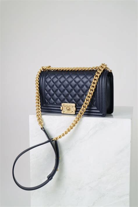 chanel boy 10 ราคา|Chanel bag.